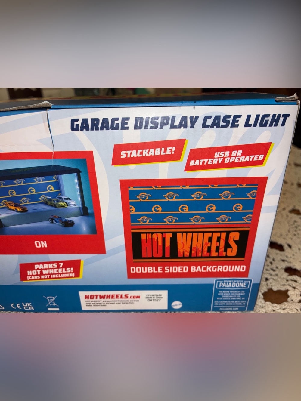 New Paladone Brand Hot Wheels LED Lighted Garage Display Case - Picture 3 of 6